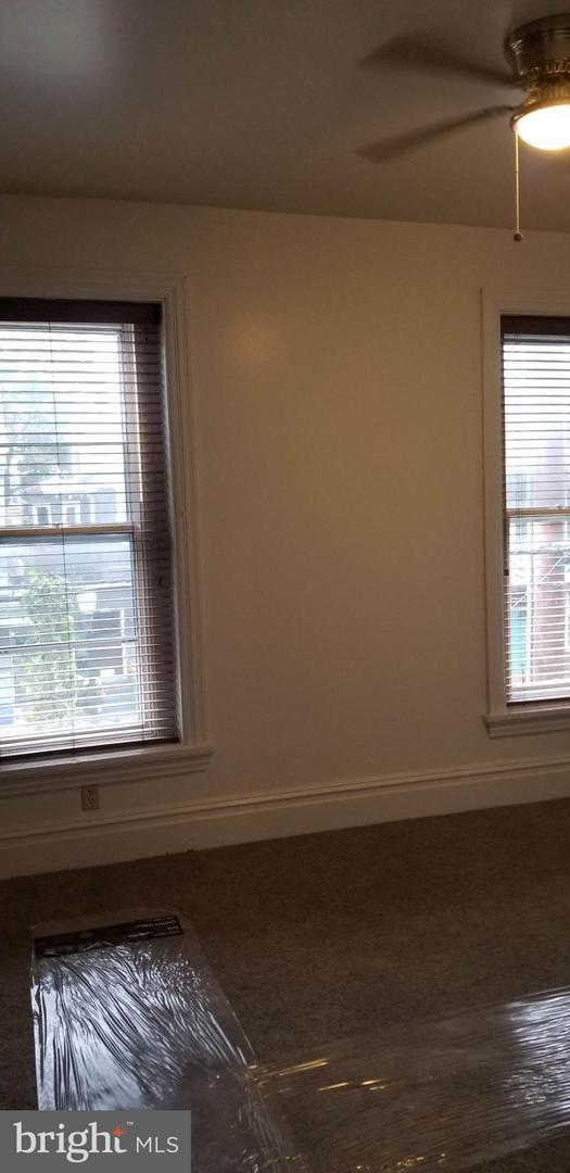 Building Photo - 229 Boas St
