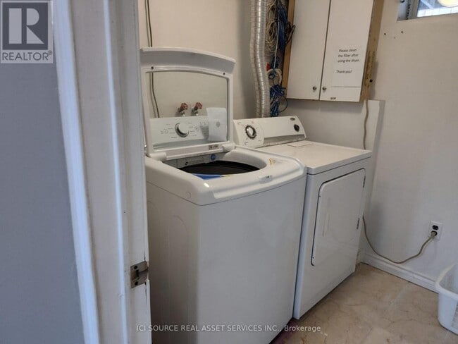 Building Photo - 37 Lynnbrook Dr