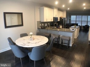 Building Photo - 6212 Editors Park Dr