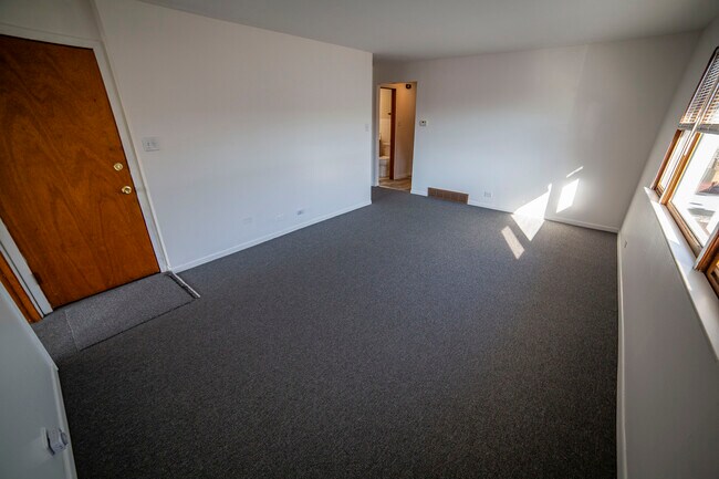 Building Photo - 2336 122nd St