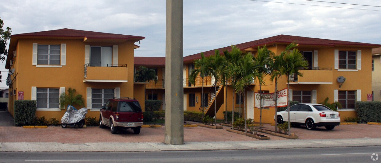 West Park View Condos Apartments in Hialeah, FL