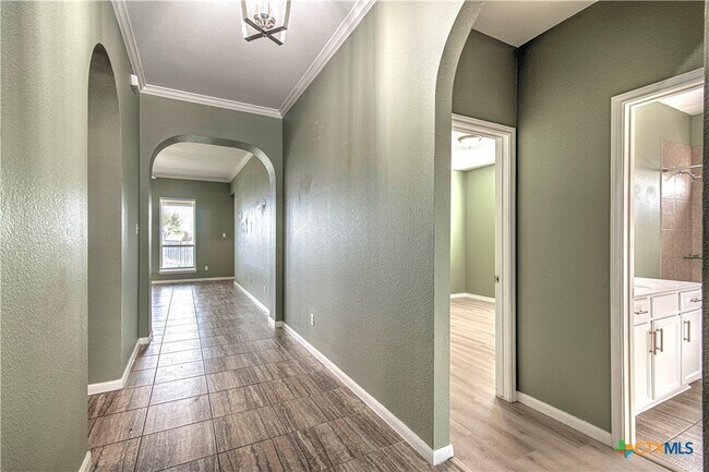 Foto del edificio - 808 Wyndham Hill Pkwy