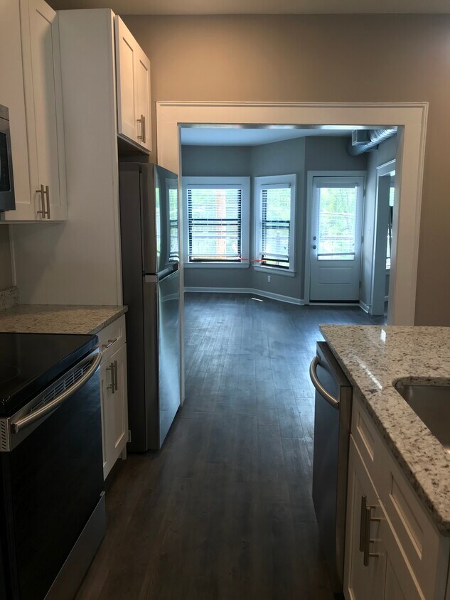 Primary Photo - 3800 Woodbine Ave