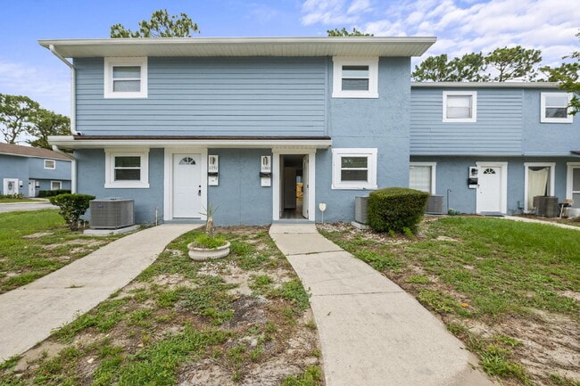 Building Photo - 11359 Bedford Oaks Dr