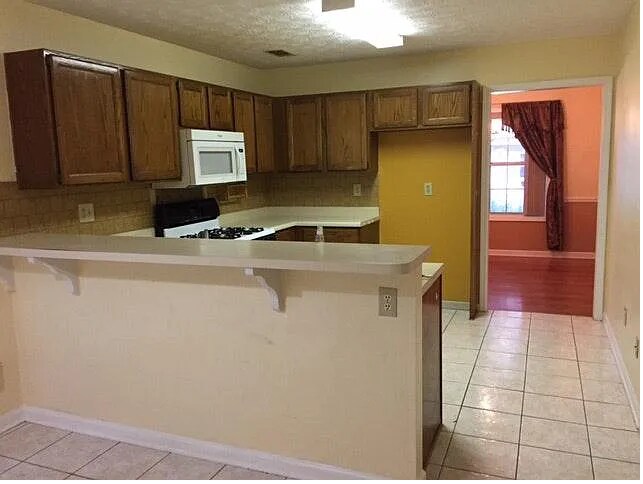 Building Photo - 1701 Omie Way