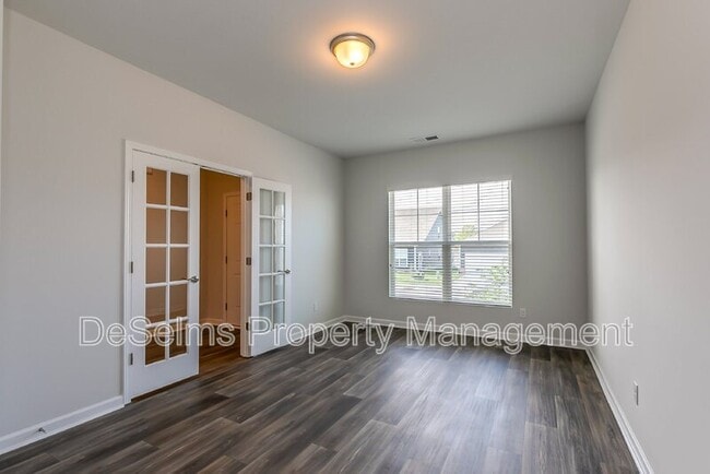 Building Photo - 3418 Hattie Ln