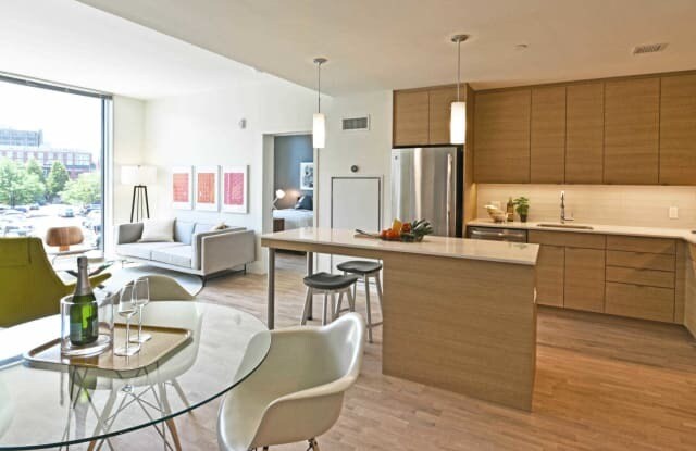 Foto principal - 522 Harrison Ave