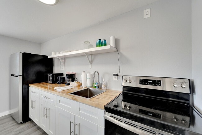 Building Photo - 8818 Rocky Creek Dr