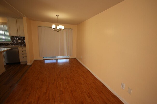 Building Photo - Well-Maintained, Recently Upgraded Home in West Hill, Kent