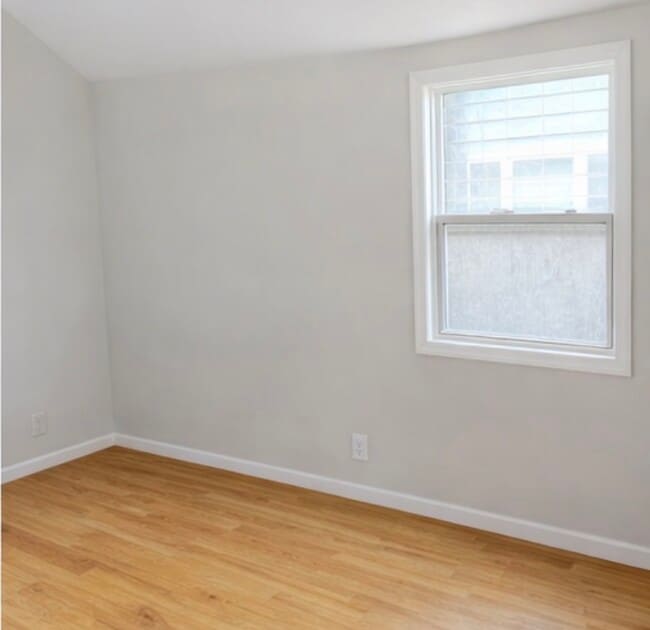 Foto del edificio - 7111 N Monteith Ave