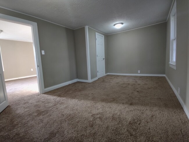 Building Photo - 401 Grand Avenue Ext