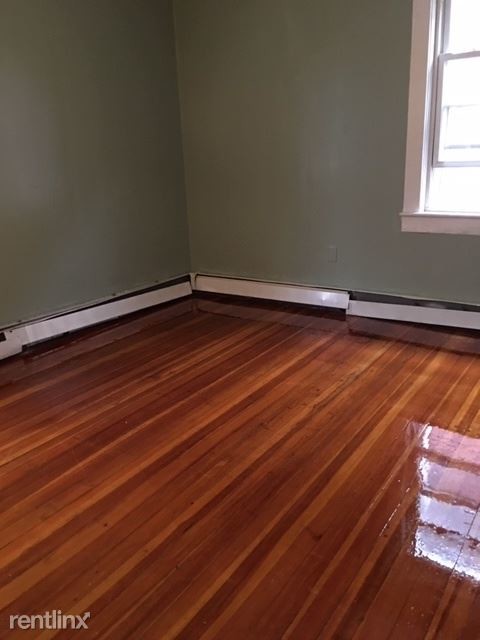 Foto del edificio - 493 Manton Ave