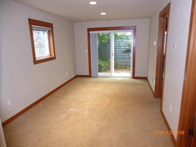Foto del edificio - Beautiful 3 Bed 2.5 Bath Townhome near Sea...