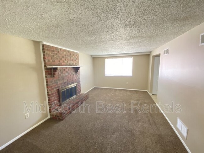 Foto del edificio - 7425 Doncaster Ln (Southeast)