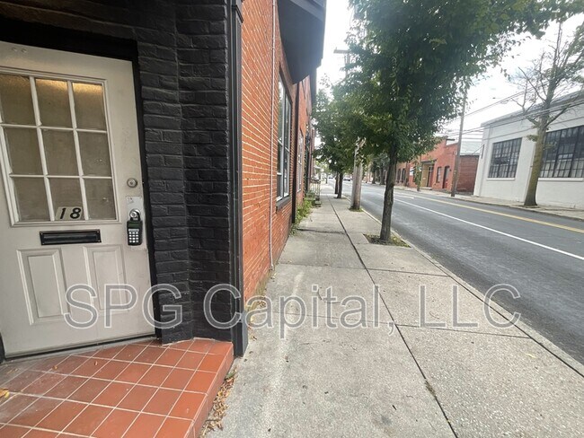 Foto del edificio - 18 S Washington St
