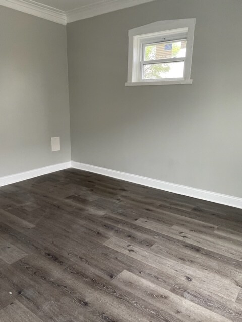 Building Photo - 4 bedroom 2 bath