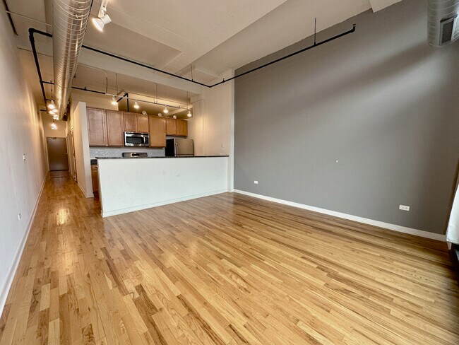 Foto del edificio - 1224 W Van Buren St
