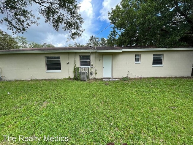 Building Photo - 3 br, 1.5 bath House - 4306 Georgetown Dr