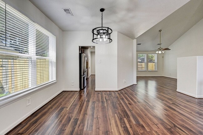 Foto del edificio - 15127 Trumpet Vine Ln