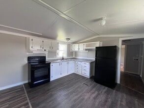Building Photo - 2409 Swope Rd