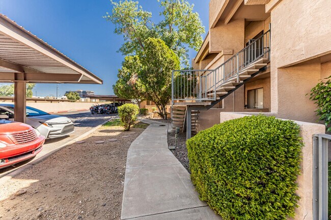 Foto del edificio - 10828 N Biltmore Dr