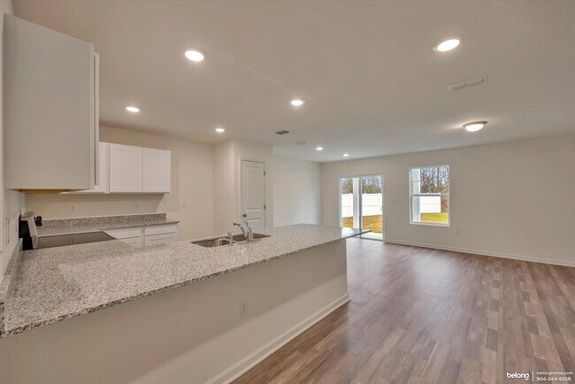 Foto del edificio - 45081 Red Brick Dr
