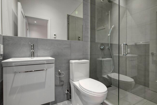 Building Photo - 3455 Rue Aylmer