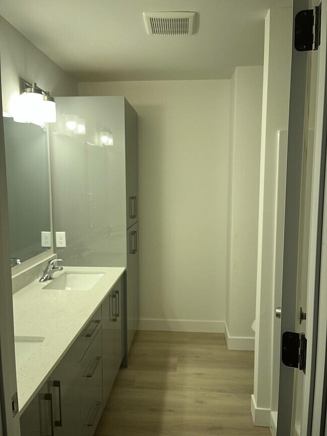 Foto del edificio - 415 Malhi Ln