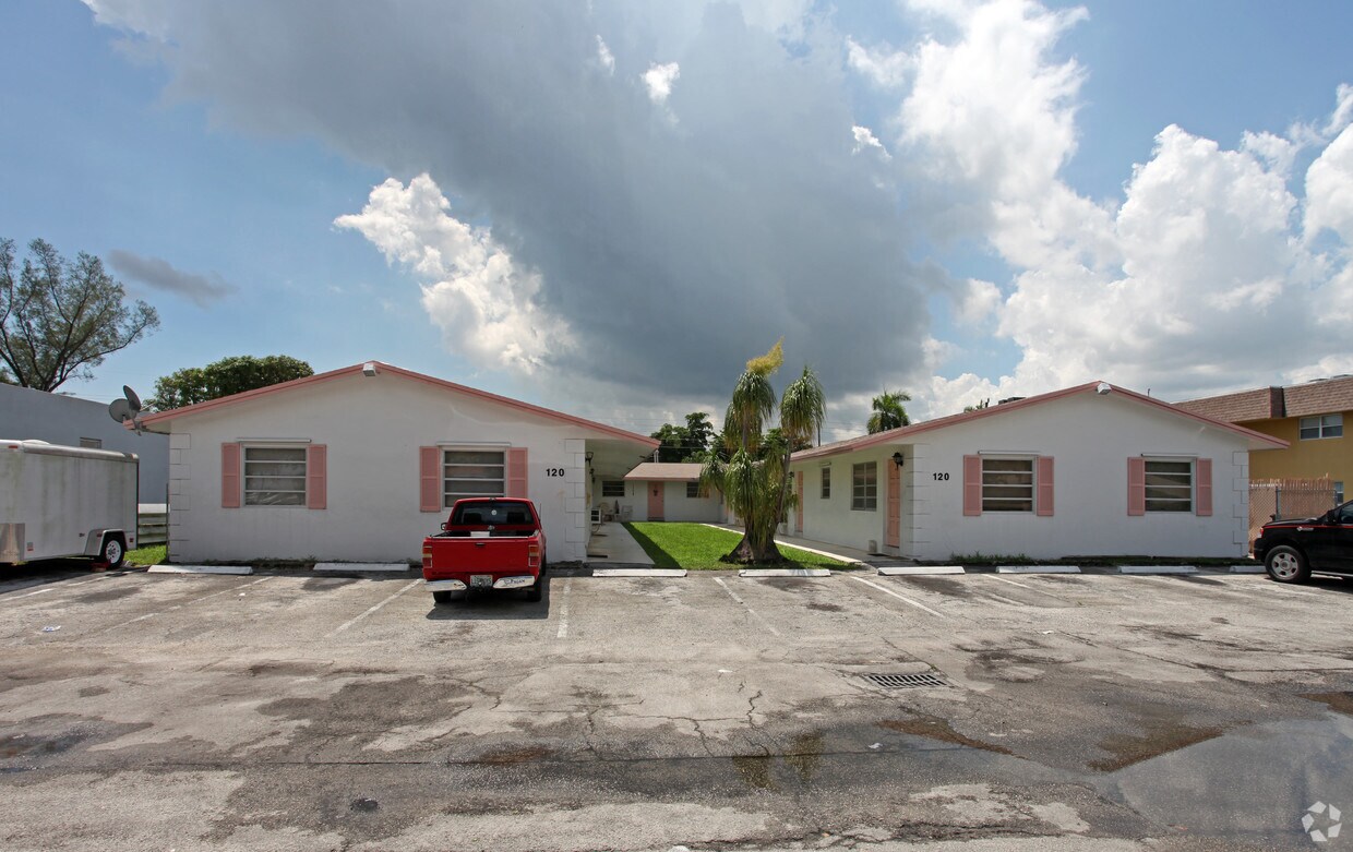 Primary Photo - 120 NW 42nd St
