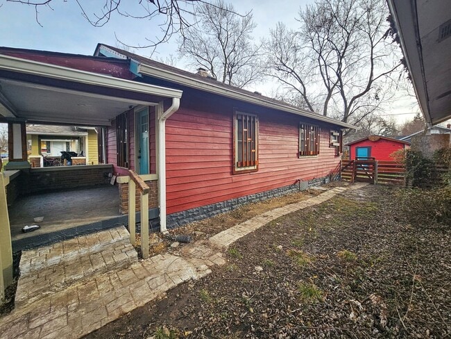 Foto del edificio - 2523 E 18th St