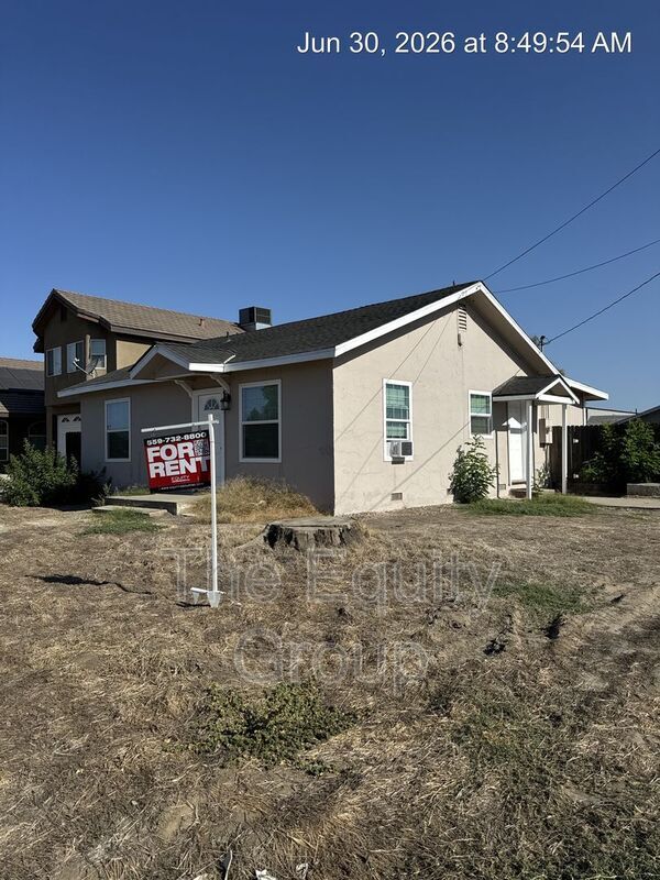 Building Photo - 1104 E K Ave