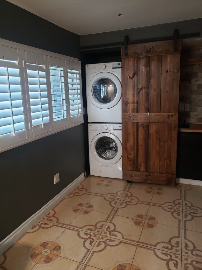 7904 Laurel Canyon Blvd, North Hollywood, CA 91605 Townhome Rentals