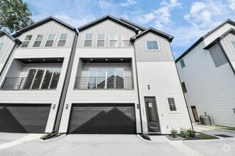 Building Photo - 2422 Harrington St