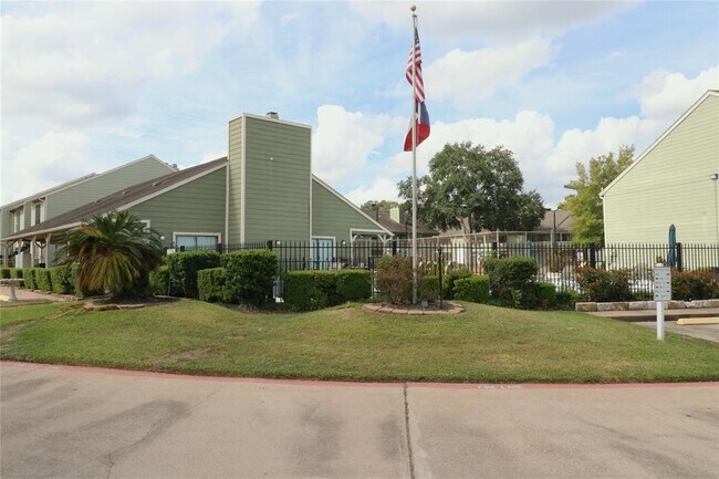 Building Photo - 14777 Wunderlich Dr