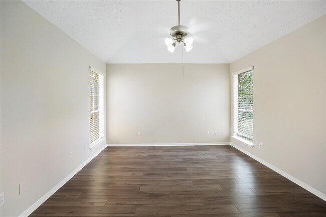 Foto del edificio - 19219 Winding Branch Dr