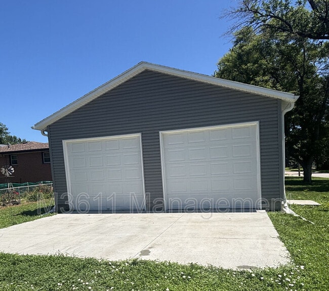 Building Photo - 2903 N 43rd St
