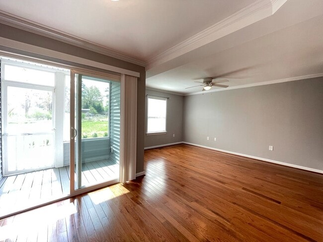 Foto del edificio - 112 N Maple St