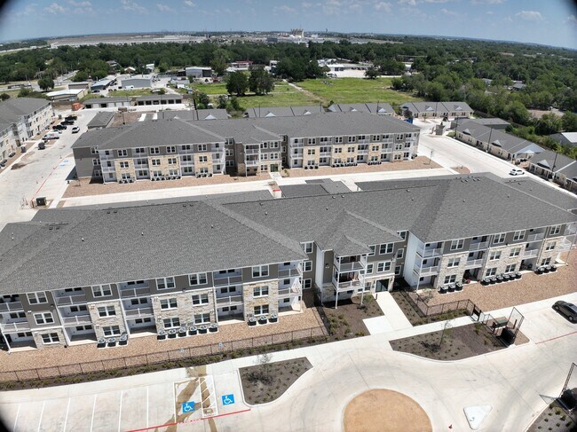 Exterior 3D - Cedar Bluff Apartments