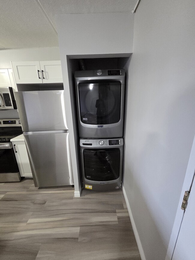 Building Photo - 251 Erb St. W