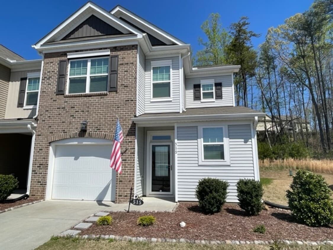Primary Photo - MOVE IN READY! Amazing end-unit townhome