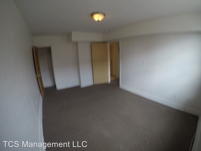 Building Photo - 526 W Clapier St