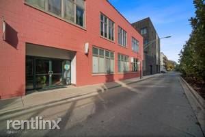 Primary Photo - 2 br, 1 bath Condo - 2418 W Bloomingdale A...