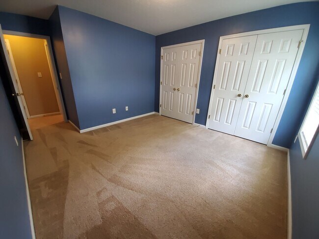 Foto del edificio - 227 Fairfield Cir