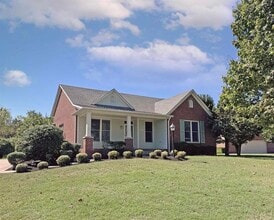 Building Photo - 702 Mt Vernon Dr