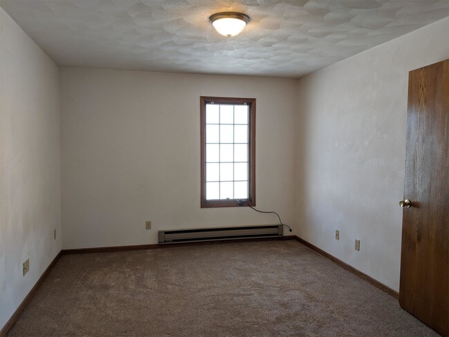 Building Photo - 5191 Cheney Dr