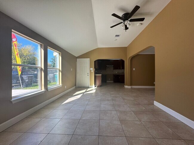 Foto del edificio - 702 Majorca Dr