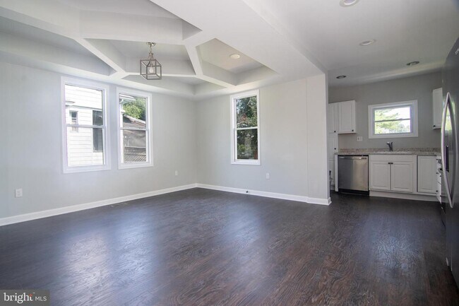 Building Photo - 5206 Belleville Ave