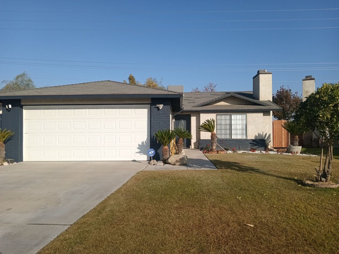 Foto principal - Stylish, Secure, and Pet-Friendly 3-Bedroo...