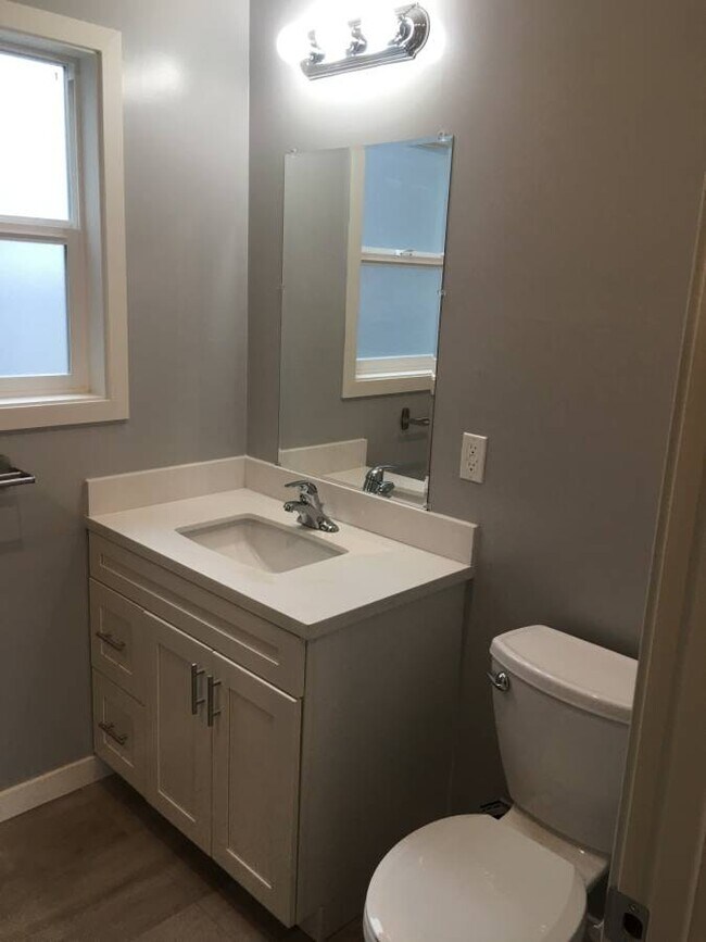 Building Photo - 1236 19th Avenue, Unit D