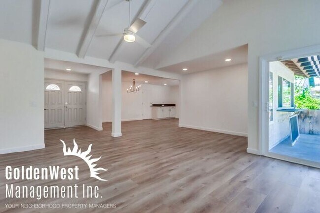 Building Photo - Stunning 3Bdm 2Ba home!